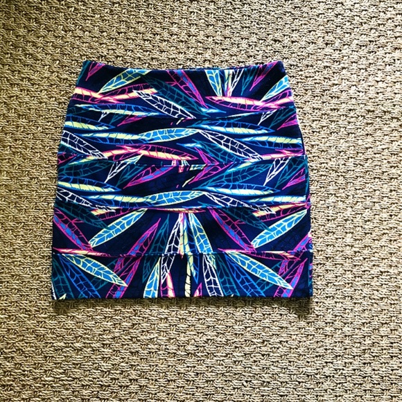 Stretchy Mini Skirt - Picture 1 of 3